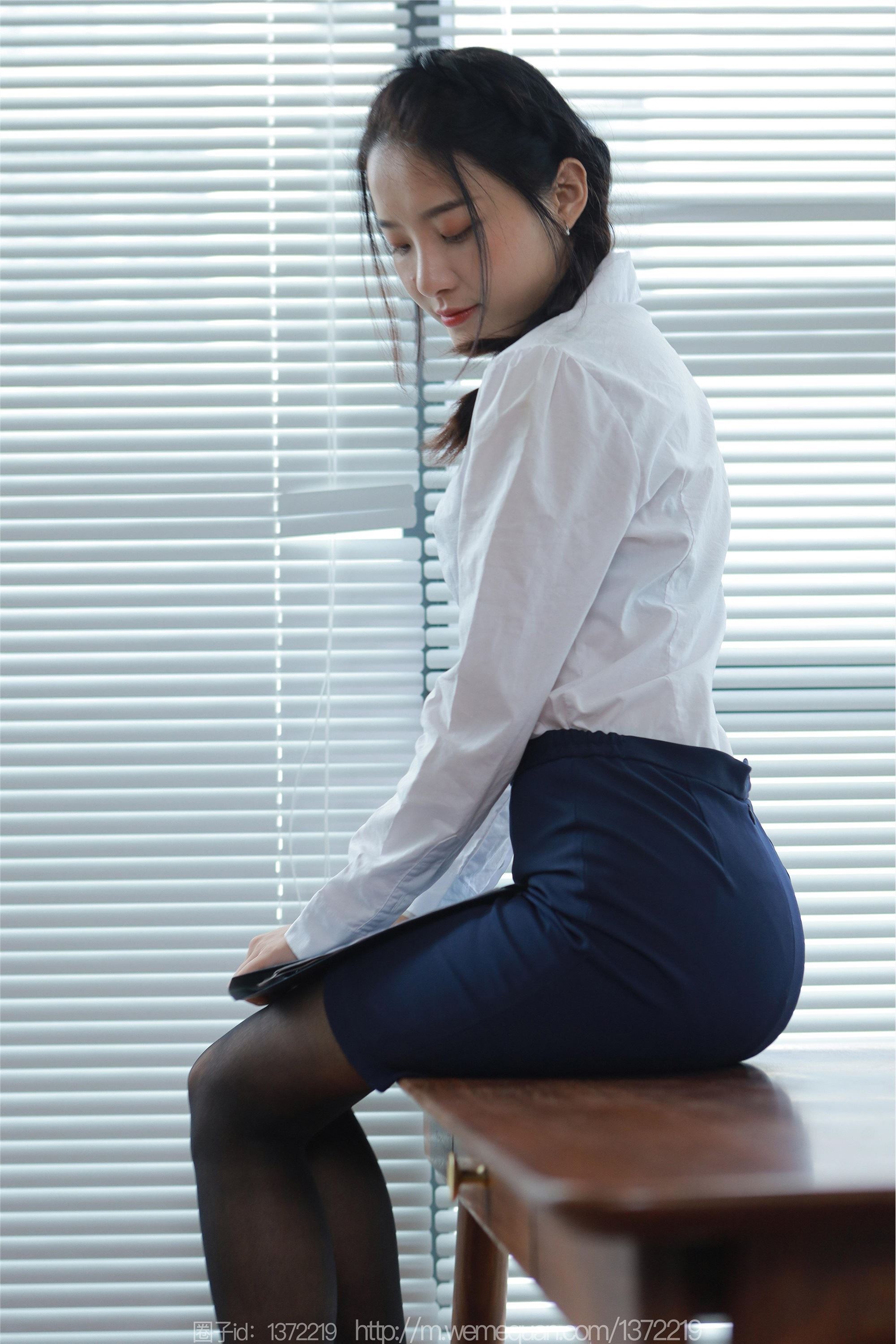 IESS异思趣向  2023.07.07 丝享家 1474 婉萍《蓝裙OL》